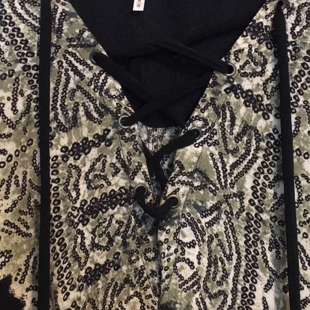 FREE PEOPLE TOP - Picture 2 of 2